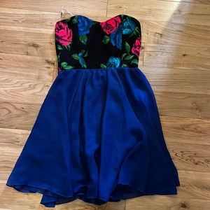 Beautiful flower mini dress